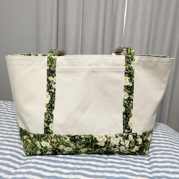 BAGGU Large Canvas Daisy Tote Bag - Picture 3 of 7